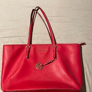 Michael Kors - Jet Set Large Tote (Red)